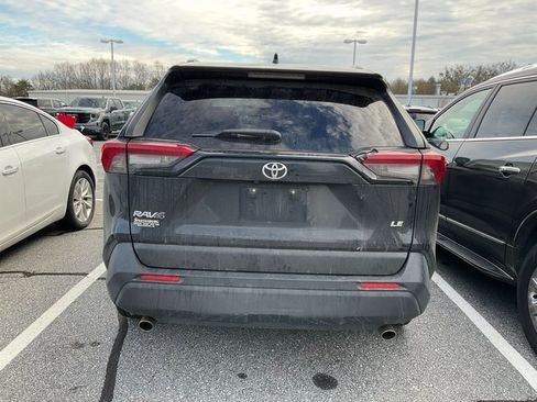 Used 2019 Toyota RAV4 LE w/ Phone Cable & Charge Package image 5
