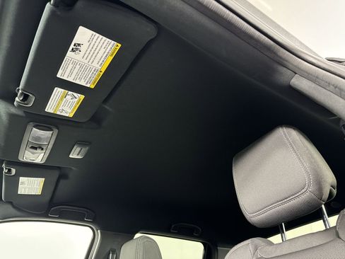 Certified 2023 Nissan Frontier SV w/ Midnight Edition Package image 21