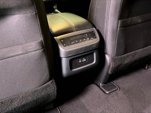 Used 2024 Nissan Pathfinder SV AWD/4WD image 10