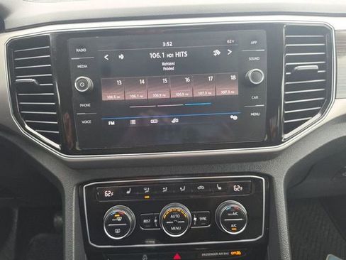 Used 2018 Volkswagen Atlas SEL FWD image 14