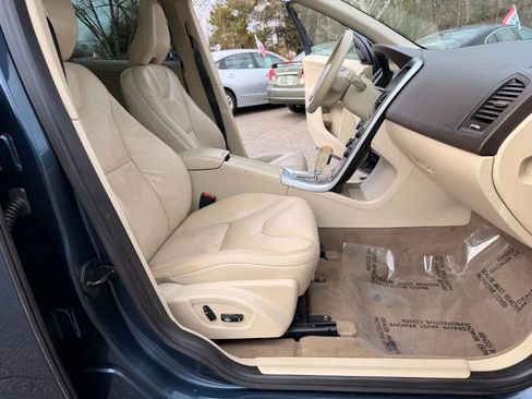 Used 2011 Volvo XC60 3.2 image 14