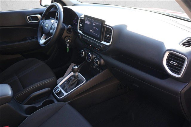 Used 2022 Hyundai Venue SEL FWD image 28
