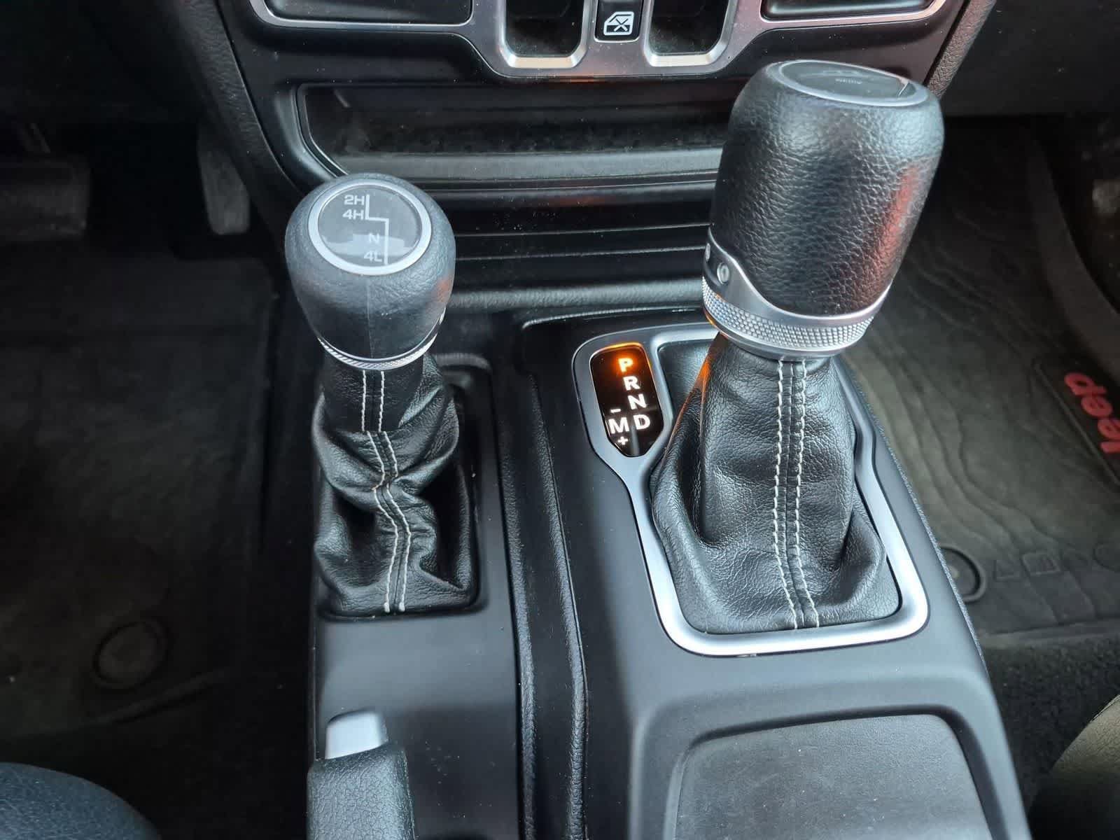 Used 2020 Jeep Gladiator Overland AWD/4WD image 23