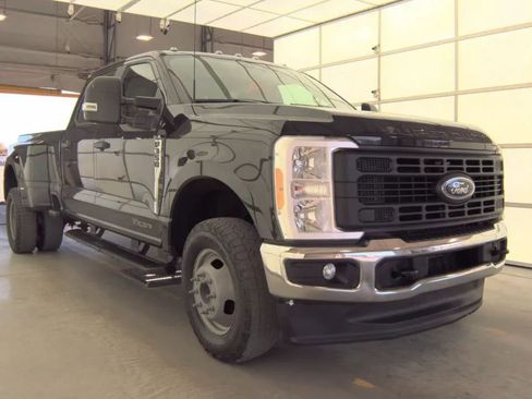 Used 2023 Ford F350 XL image 5