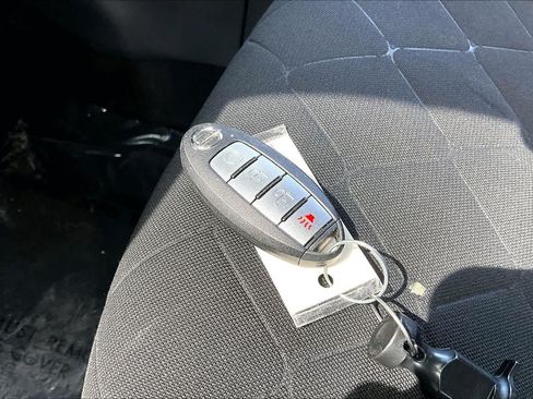 Certified 2020 Nissan Kicks SV FWD image 14