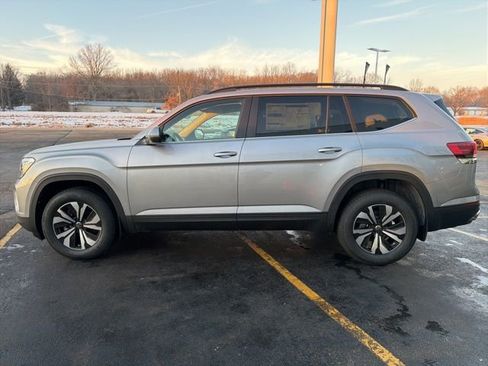 New 2026 Volkswagen Atlas SE image 4