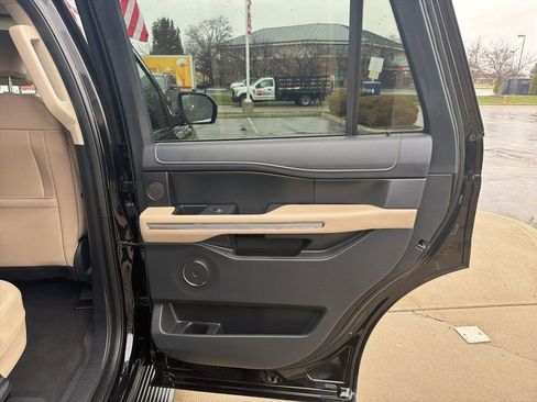 Used 2024 Ford Expedition Limited image 37