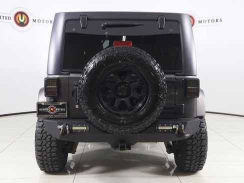 Used 2016 Jeep Wrangler Unlimited Sahara w/ Dual Top Group AWD/4WD image 39