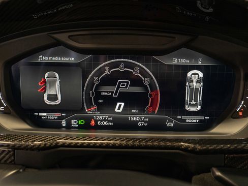 Used 2023 Lamborghini Urus Performante AWD/4WD image 8
