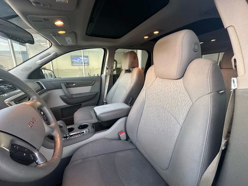 Used 2016 GMC Acadia SLE image 11