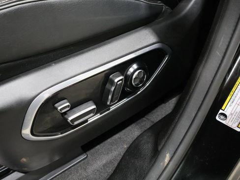 Used 2022 Jeep Grand Cherokee Overland w/ Luxury Tech Group IV image 12