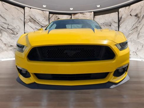 Used 2017 Ford Mustang GT Premium w/ GT Performance Package RWD image 2