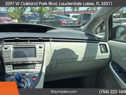 Used 2013 Toyota Prius Two image 28