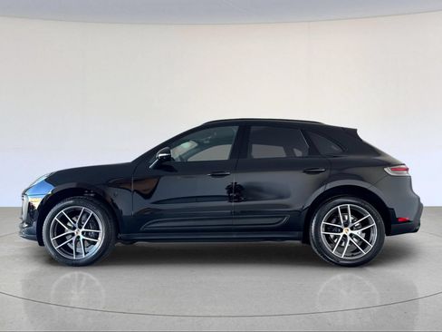 Certified 2026 Porsche Macan AWD/4WD image 2