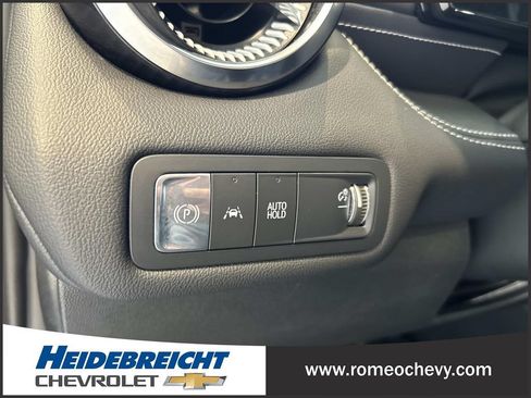 Used 2024 Chevrolet Blazer EV LT AWD/4WD image 30