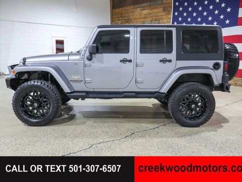 Used 2013 Jeep Wrangler Unlimited Sahara w/ Connectivity Group AWD/4WD image 6