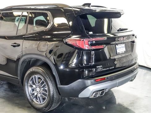 Certified 2025 GMC Acadia Elevation AWD/4WD image 10