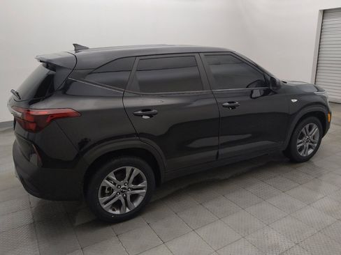 Used 2023 Kia Seltos LX AWD/4WD image 10