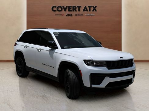 New 2026 Jeep Grand Cherokee Altitude RWD image 7