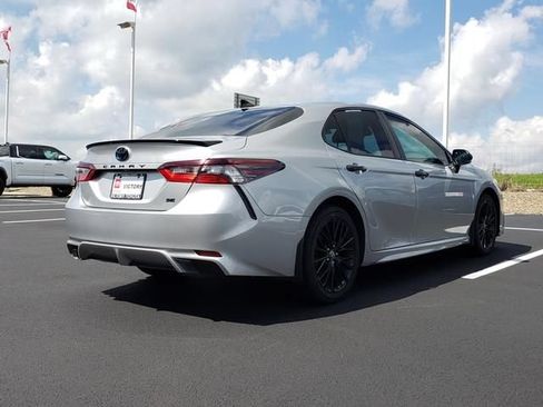Used 2022 Toyota Camry SE w/ Convenience Package FWD image 5