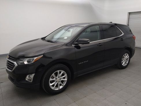 Used 2019 Chevrolet Equinox LT image 2