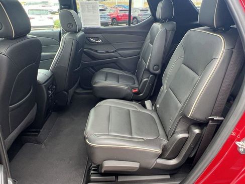 Used 2023 Chevrolet Traverse Premier image 41