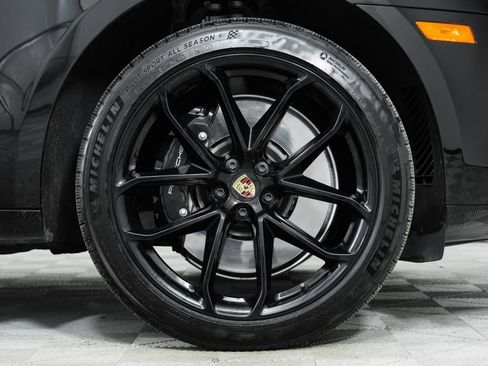 Used 2024 Porsche Macan GTS image 9