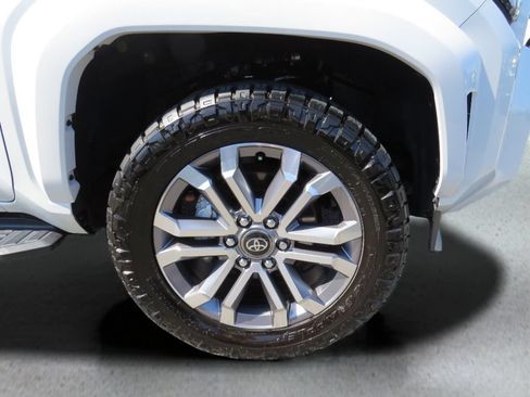Used 2026 Toyota 4Runner Limited AWD/4WD image 10