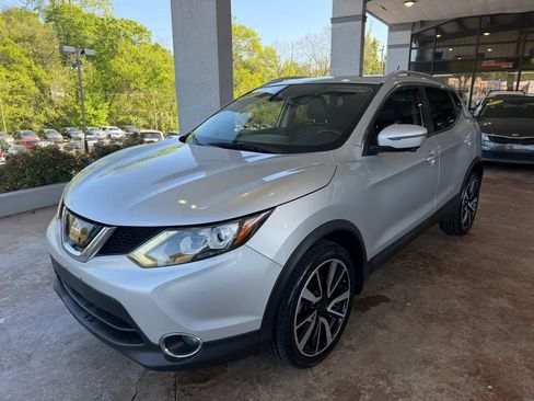 Used 2017 Nissan Rogue Sport SL w/ SL Premium Package image 3