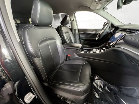 Used 2023 Jeep Grand Cherokee L Limited image 29