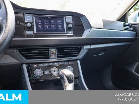 Used 2024 Volkswagen Jetta SE FWD image 30