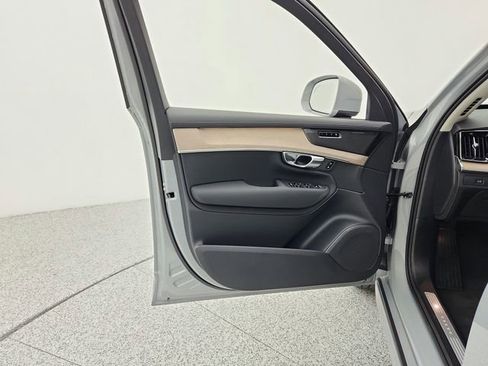 New 2026 Volvo XC90 B6 Plus w/ Protection Package Premier image 34
