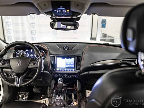Used 2021 Maserati Levante S GranLusso image 38