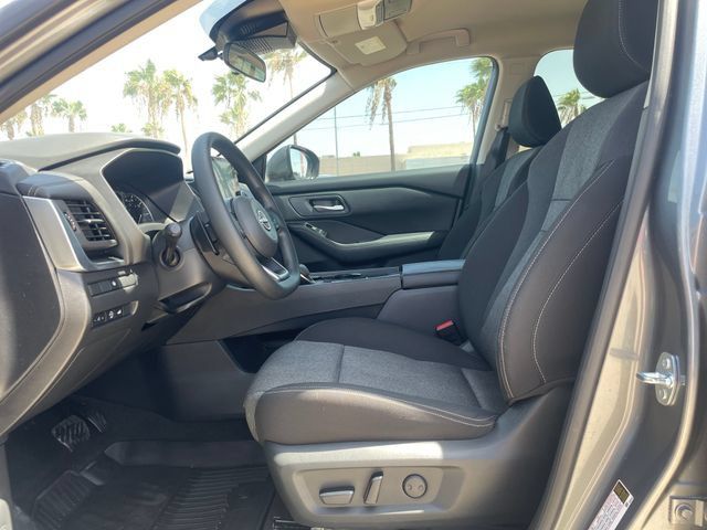 Used 2024 Nissan Rogue SV FWD image 23