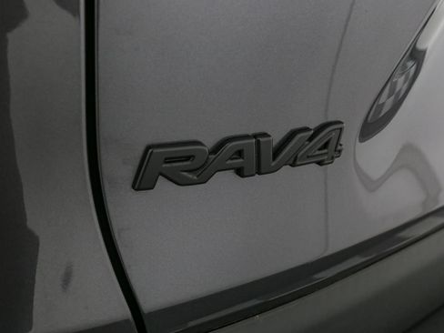 Used 2022 Toyota RAV4 XLE w/ XLE Grade Weather Package AWD/4WD image 10