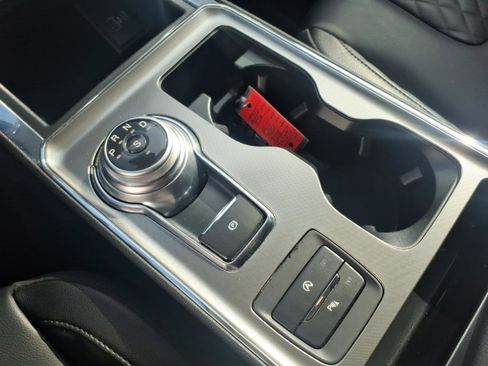 Certified 2024 Ford Edge Titanium image 19