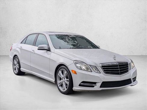 Used 2013 Mercedes-Benz E 350 Sedan image 3