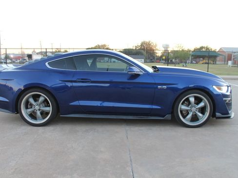 Used 2015 Ford Mustang Coupe image 9