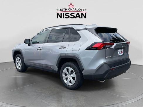Used 2020 Toyota RAV4 LE FWD image 4