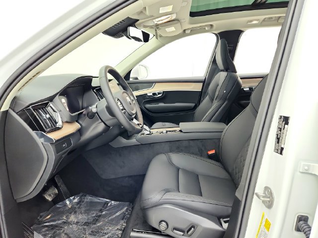 New 2025 Volvo XC90 B6 Core w/ Climate Package AWD/4WD image 21