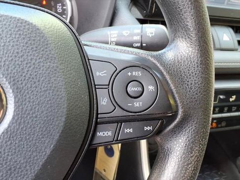 Used 2022 Toyota RAV4 LE AWD/4WD image 19
