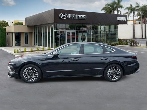 Certified 2025 Hyundai Sonata Limited image 6