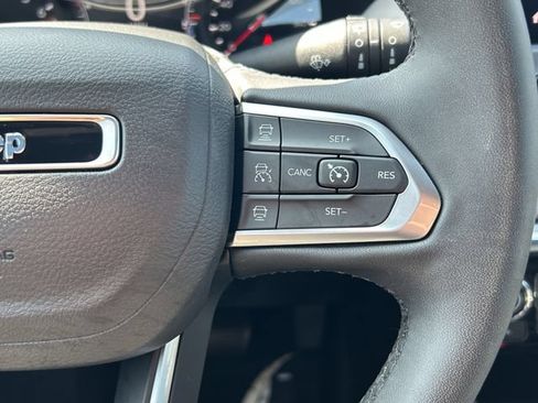Used 2024 Jeep Compass Limited AWD/4WD image 3