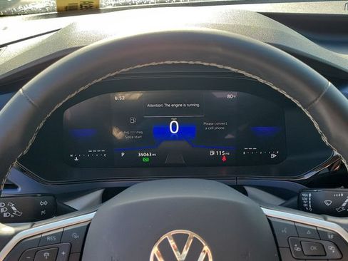 Certified 2024 Volkswagen Taos SE w/ Panoramic Sunroof Package FWD image 22