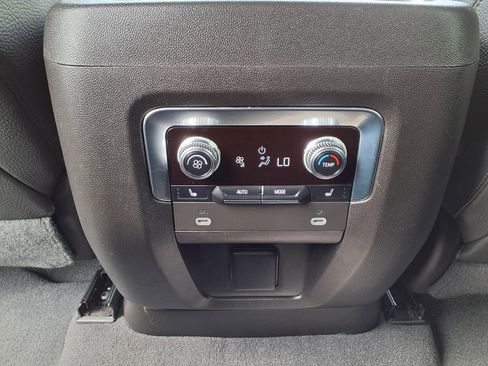 Used 2023 GMC Yukon XL Denali AWD/4WD image 13