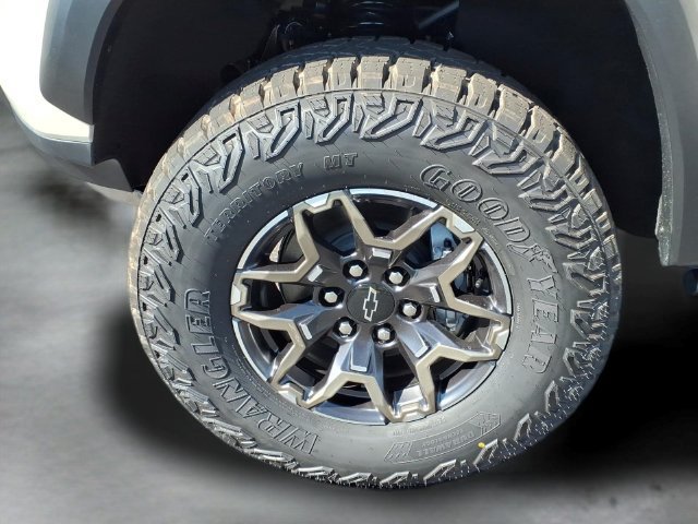 New 2026 Chevrolet Colorado ZR2 w/ Technology Package AWD/4WD image 13