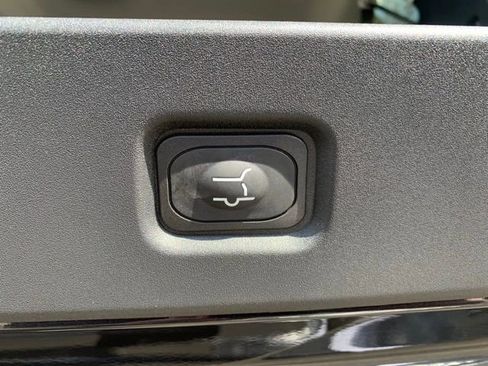 New 2026 Lincoln Navigator L Premier AWD/4WD image 7