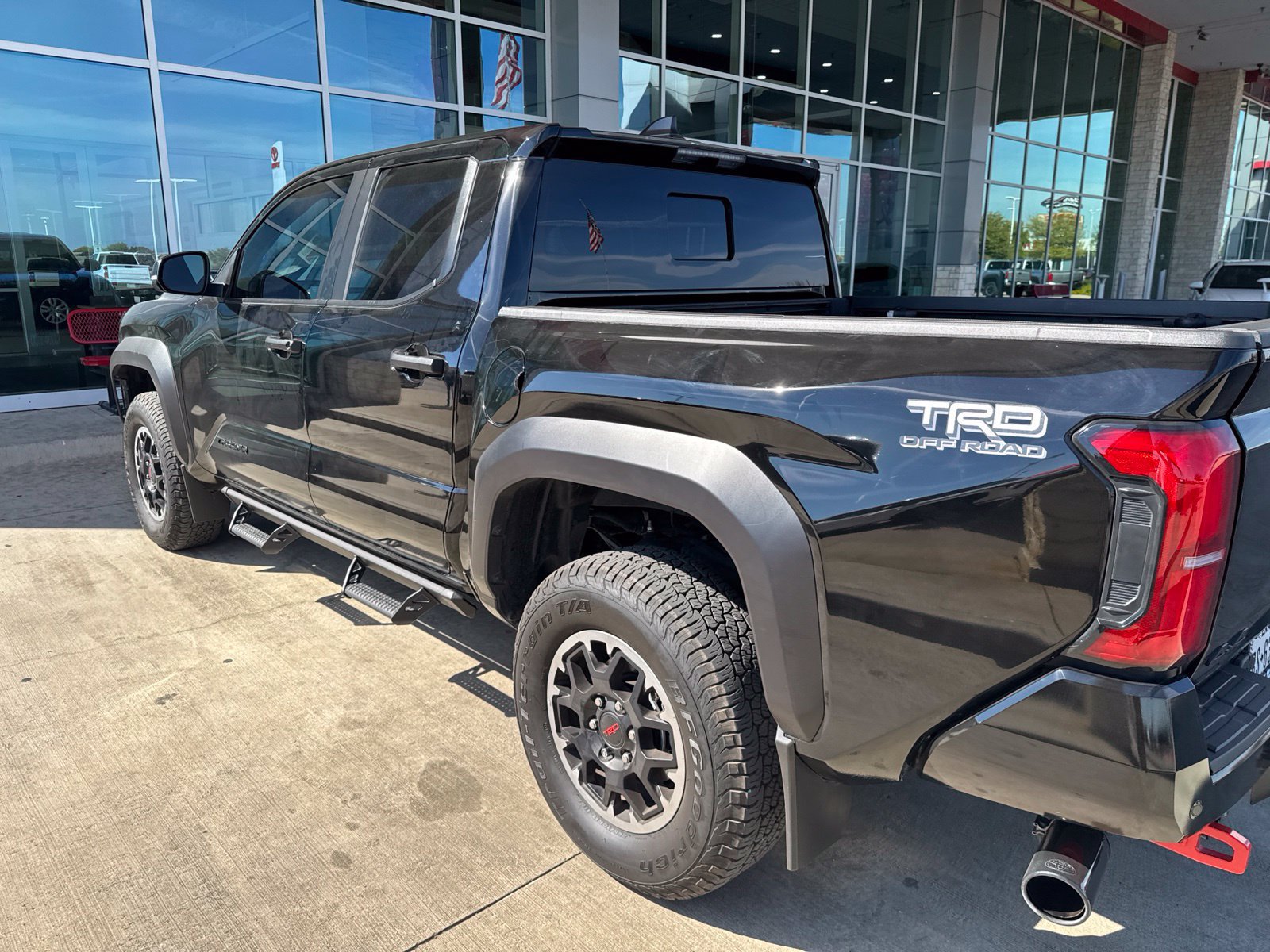 Used 2024 Toyota Tacoma TRD Off-Road w/ TRD Off Road Upgrade Package AWD/4WD image 16