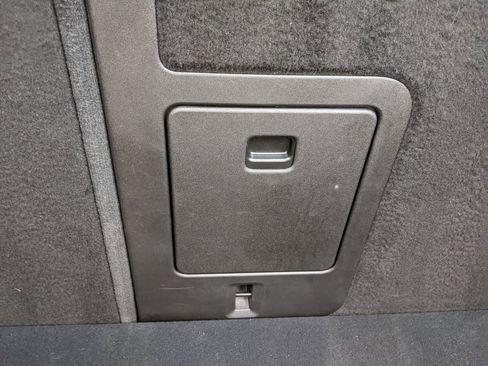 Certified 2025 Volvo XC60 B5 Plus image 28