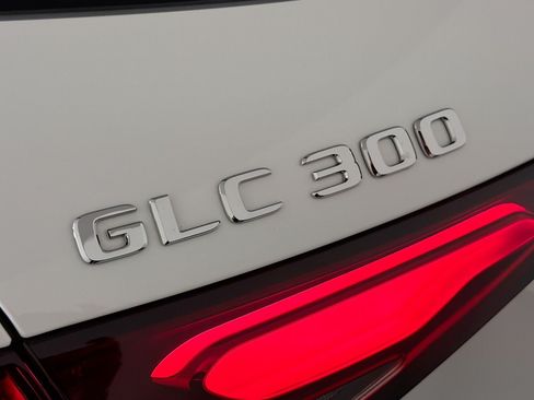 Certified 2026 Mercedes-Benz GLC 300 image 10